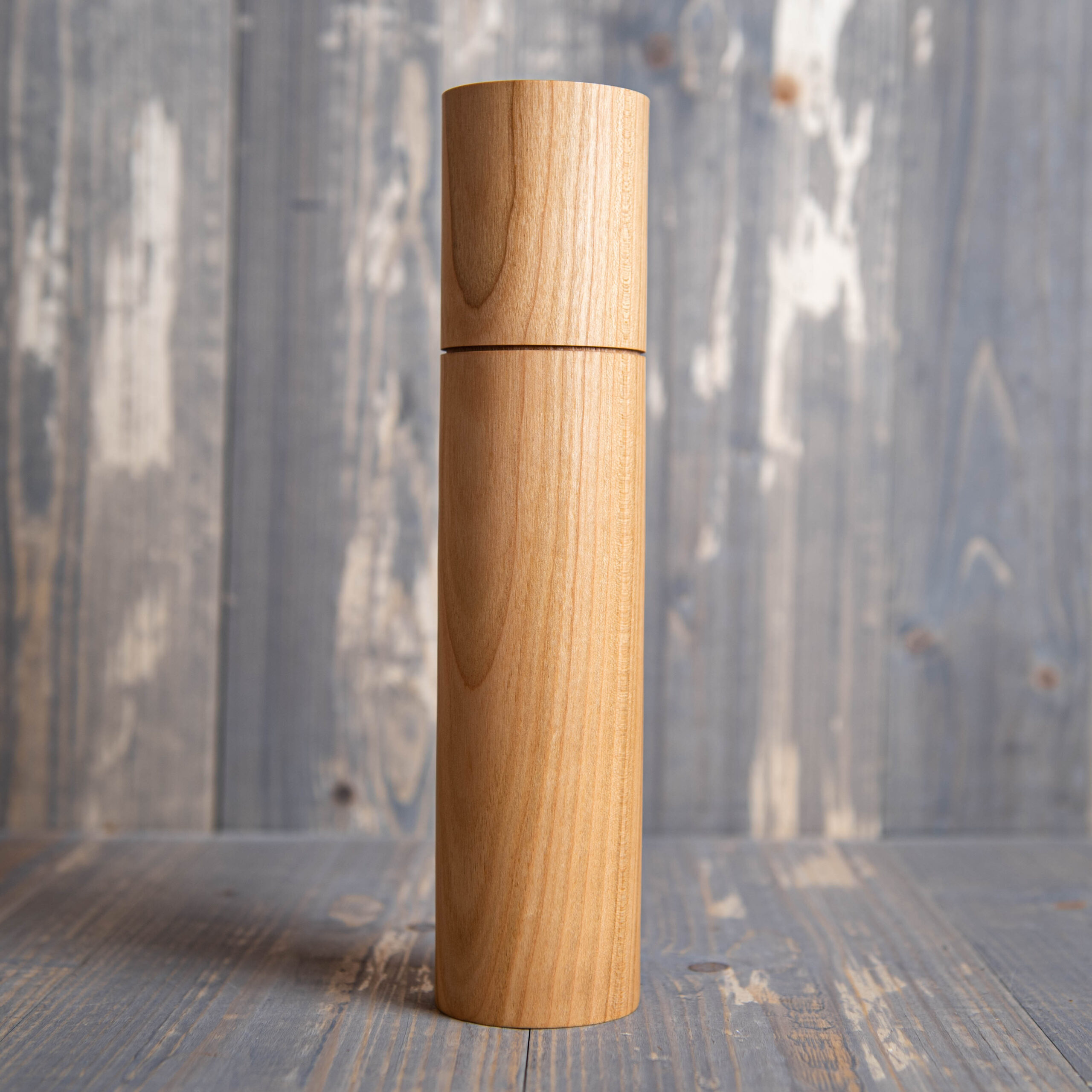 Gewürzmühle aus Kirsche